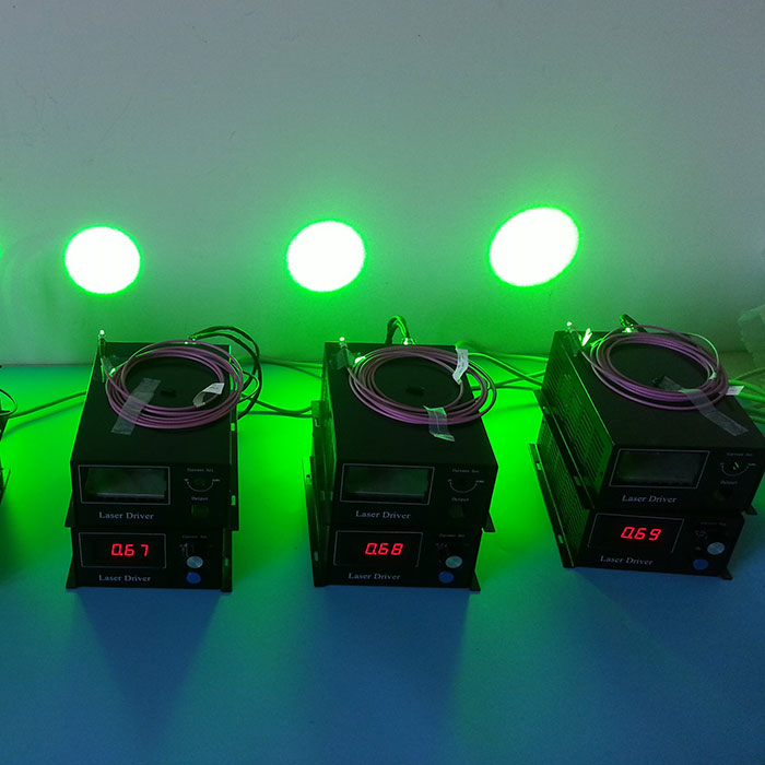 520nm 532nm 1~100W 緑色 ファイバー結合レーザーシステム PC 制御 カスタマイズされたレーザー